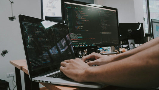 Perbedaan VPN dan Proxy: Mengapa VPN Lebih Unggul untuk Keamanan Online?