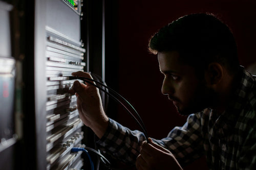 Server Adalah: Pengertian, Jenis, dan Kaitannya dengan VPN