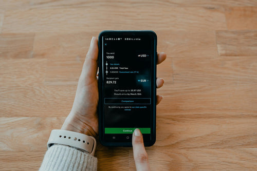 Menggunakan VPN untuk Transaksi Keuangan Demi Keamanan Maksimal